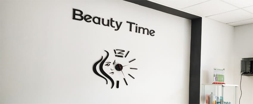 Виготовлення настінних годинників з логотипом на замовлення