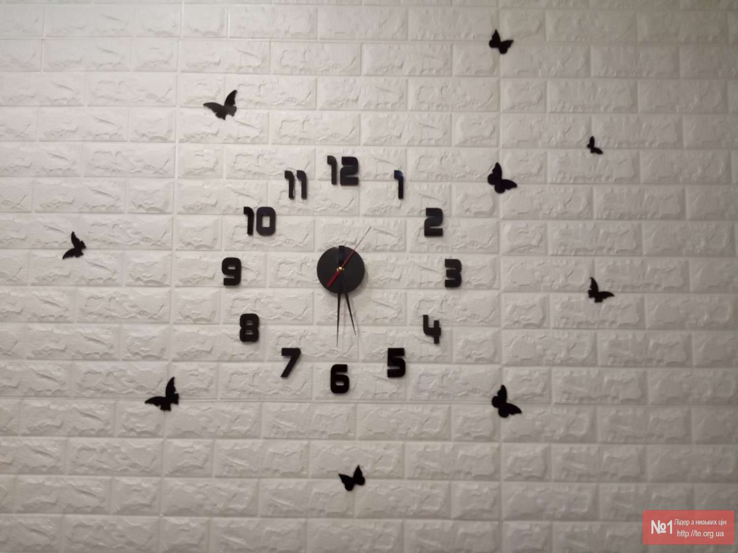 Настінний 3D годинник із цифрами та метеликами від TimeDecor