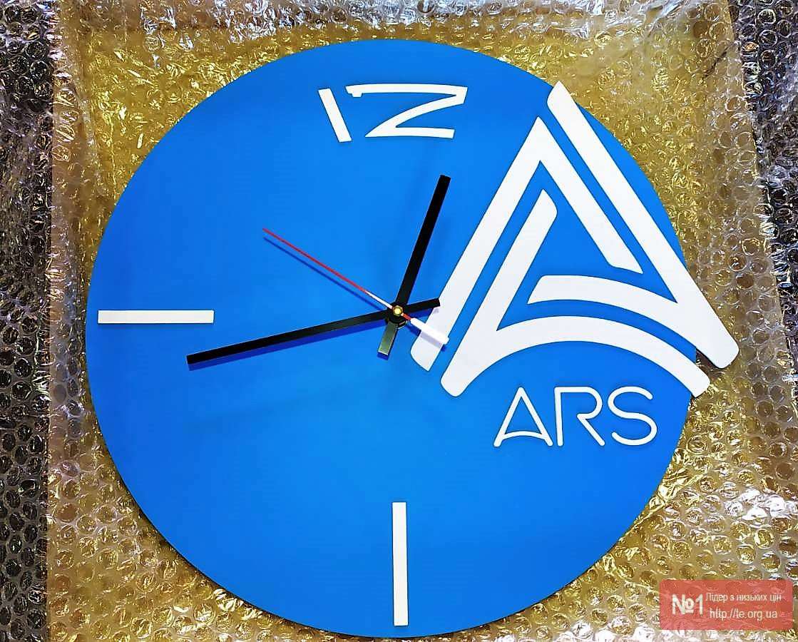Виготовлення настінного годинника в центр пластичної хірургії АРС