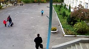 Школа №17 в.Протасевича 6а - центр. вхід ліворуч