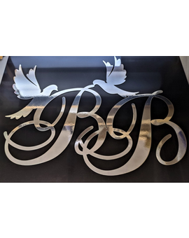 Весільна монограма з ініціалами, іменами молодят та голубами 657, зображення 3
