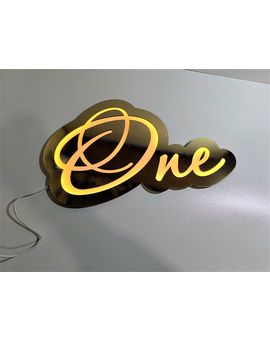 Неоновий One напис з підсвіткою для фотозони 910, зображення 2