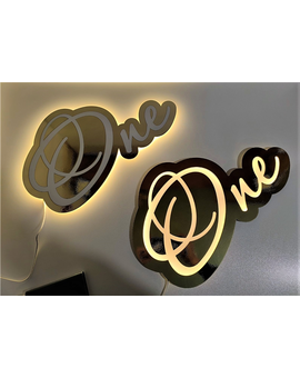 Неоновий One напис з підсвіткою для фотозони 910, зображення 4